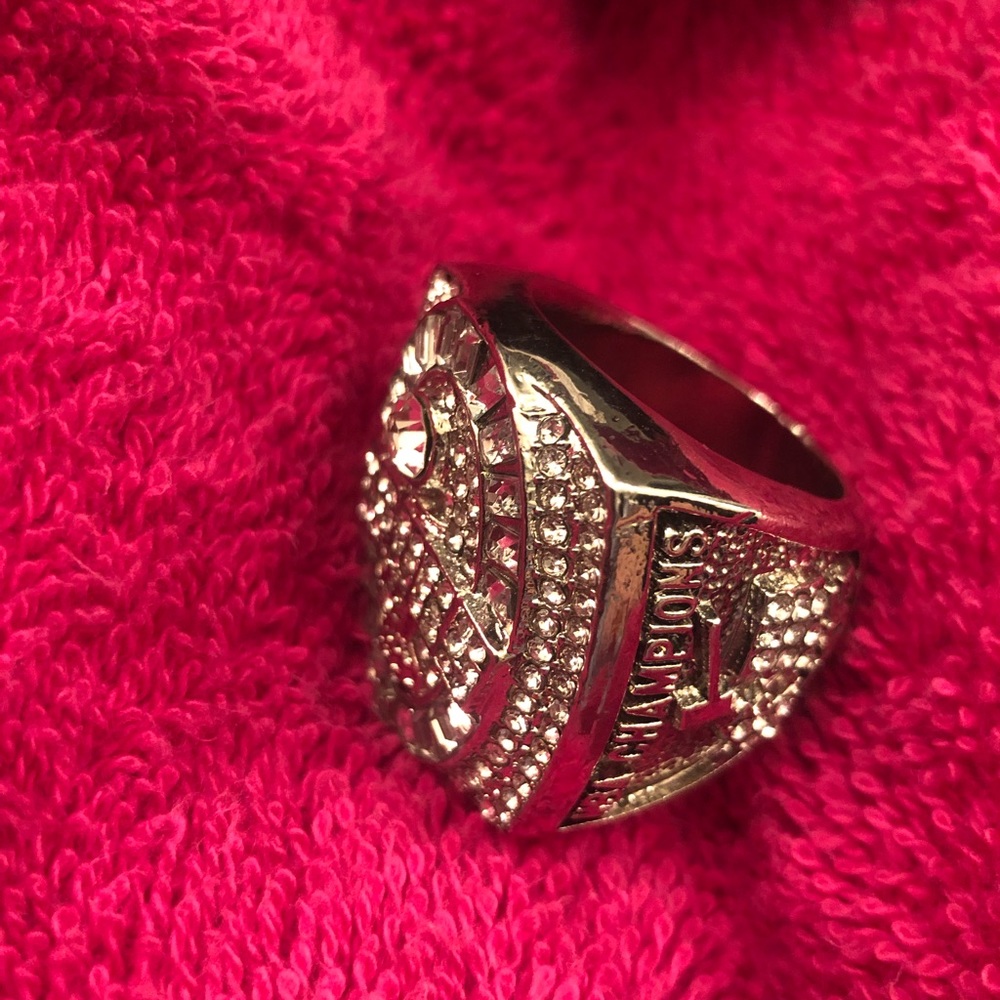 Sports ring - Picture 2 of 8